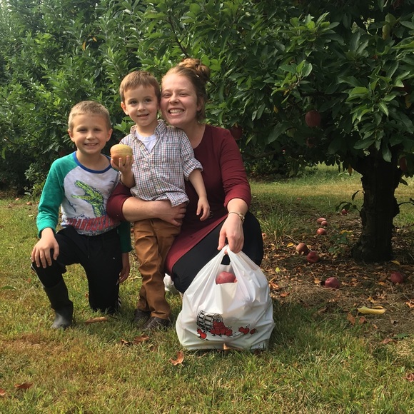 Meet your Posher, Kaity - Picture 2 of 4